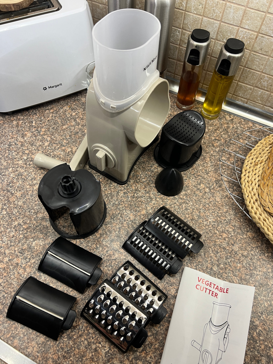 Nava Manual Cheese Grater 19x14x25cm