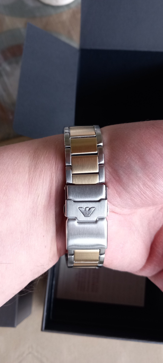Emporio Armani Diver Ανδρικό Ρολόι 43mm Χρονογράφος Μπαταρίας με Μεταλλικό Μπρασελέ Χρυσό/Ασημί