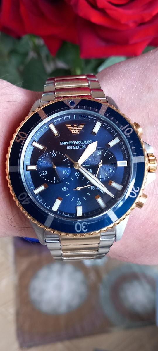 Emporio Armani Diver Ανδρικό Ρολόι 43mm Χρονογράφος Μπαταρίας με Μεταλλικό Μπρασελέ Χρυσό/Ασημί