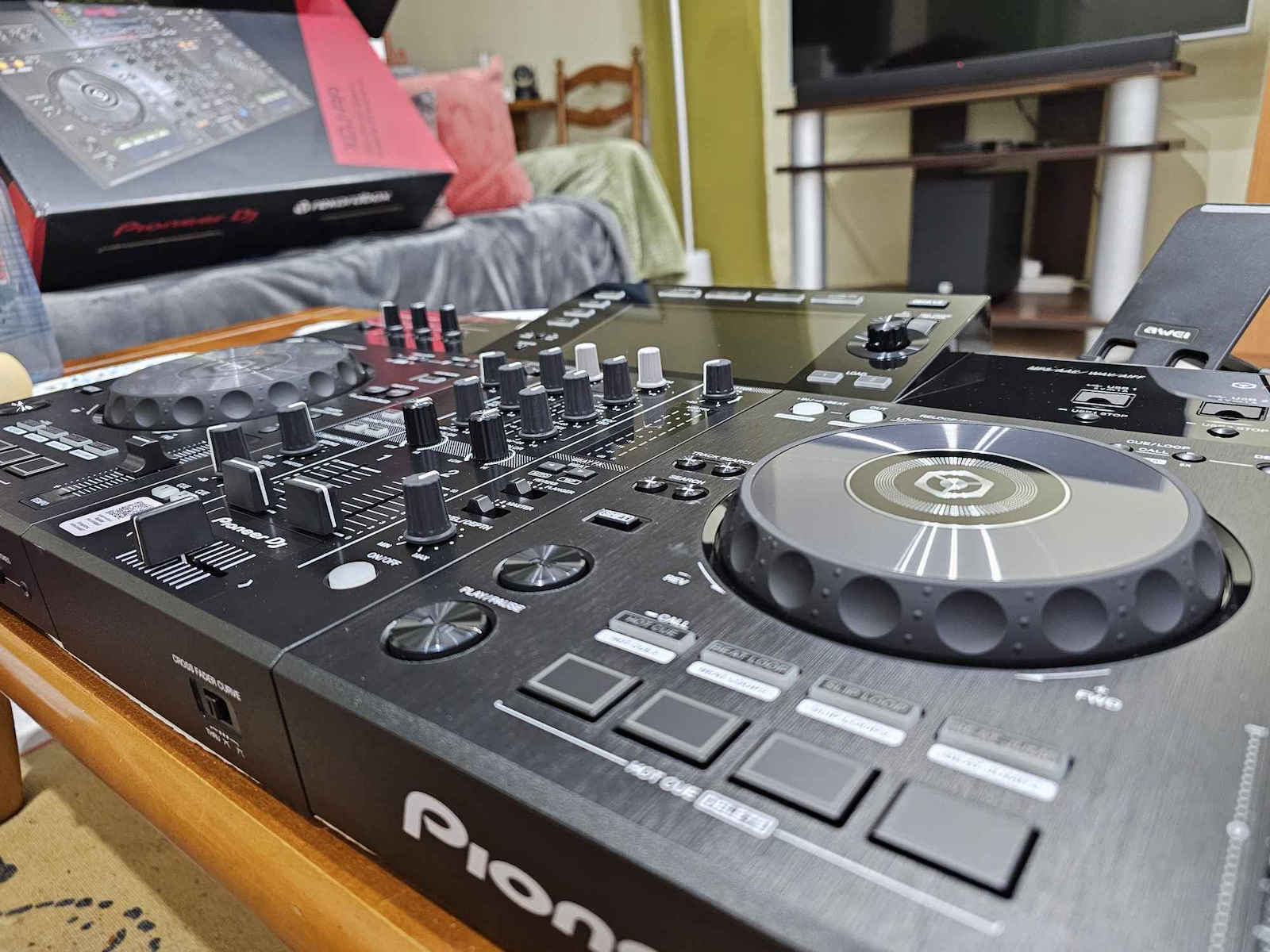 Pioneer XDJ-RR DJ Controller 2 Canale cu Ecran