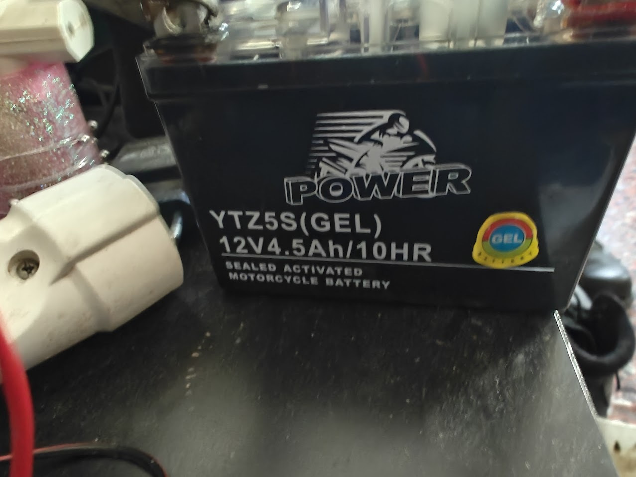 Power Batteries Gel GEL Motorradbatterie YTX5L-BS mit Kapazität 5Ah