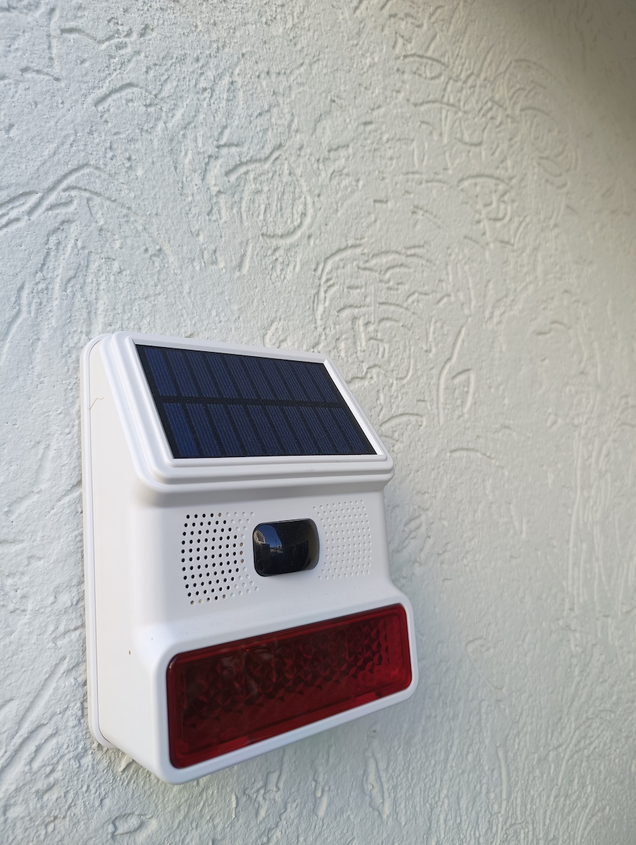 PGST Wireless Alarm Siren Outdoor with Red Light 19.4x26.22cm