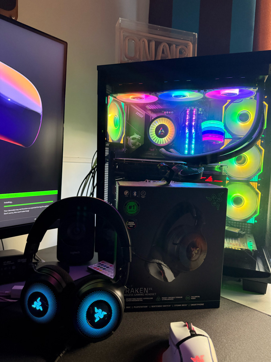 Razer Kraken V4 Wireless On Ear Gaming Headset with Bluetooth / USB Connectivity for PC / PS4 / PS5