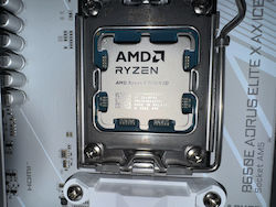 動作品 AMD Ryzen 7 9800X3D Socket AM5 CPU AMD Ryzen 7 9800X3D Review