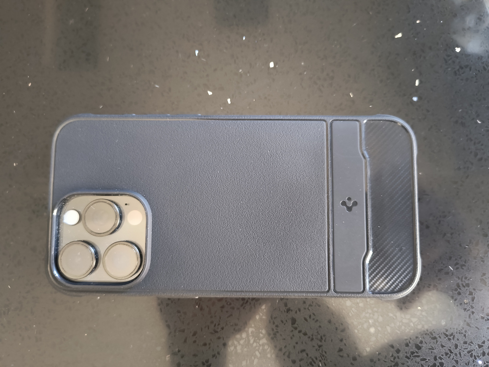 Spigen Rugged Armor MagFit Back Cover Σιλικόνης 2mm Μαύρο (iPhone 15 Pro Max)