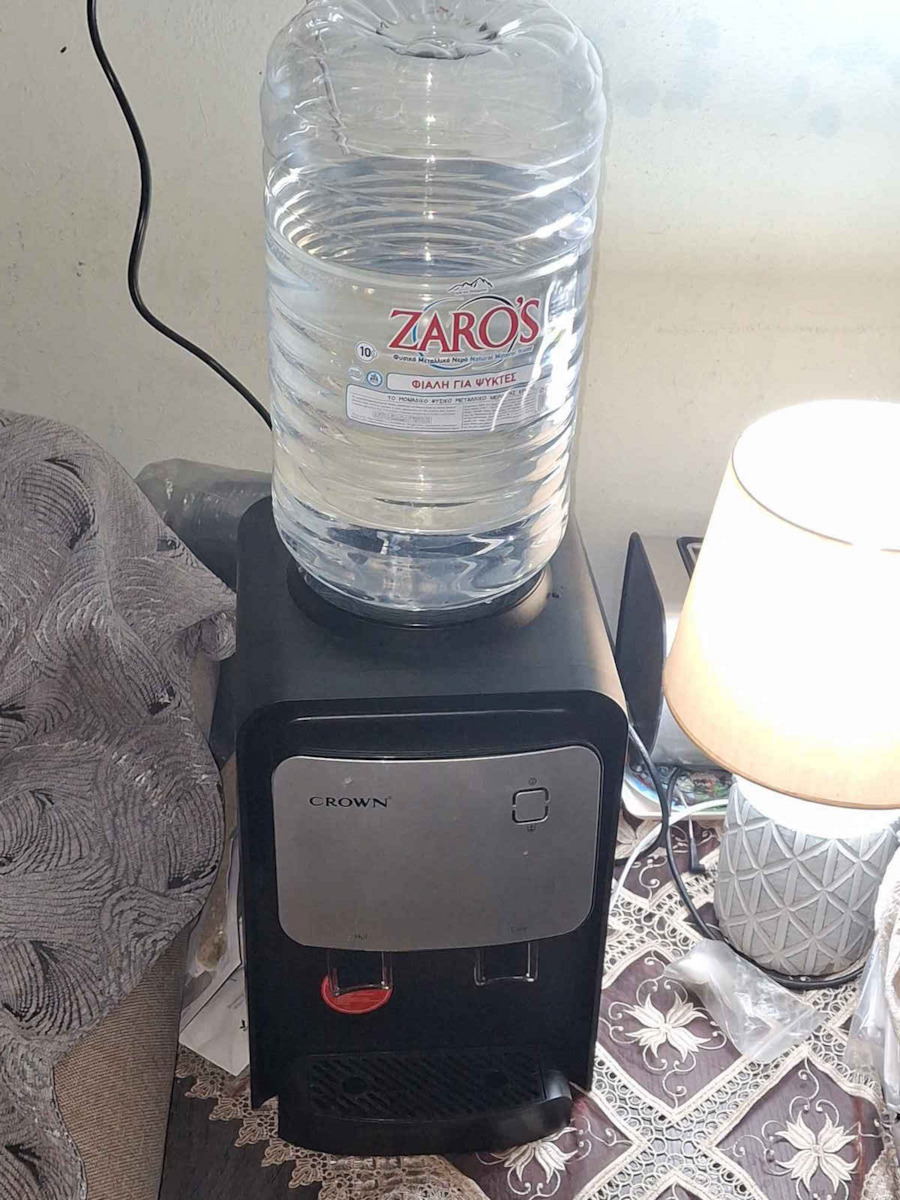 Crown Bottle Desktop Water Cooler with Cold Water Flow 0.7lt/h
