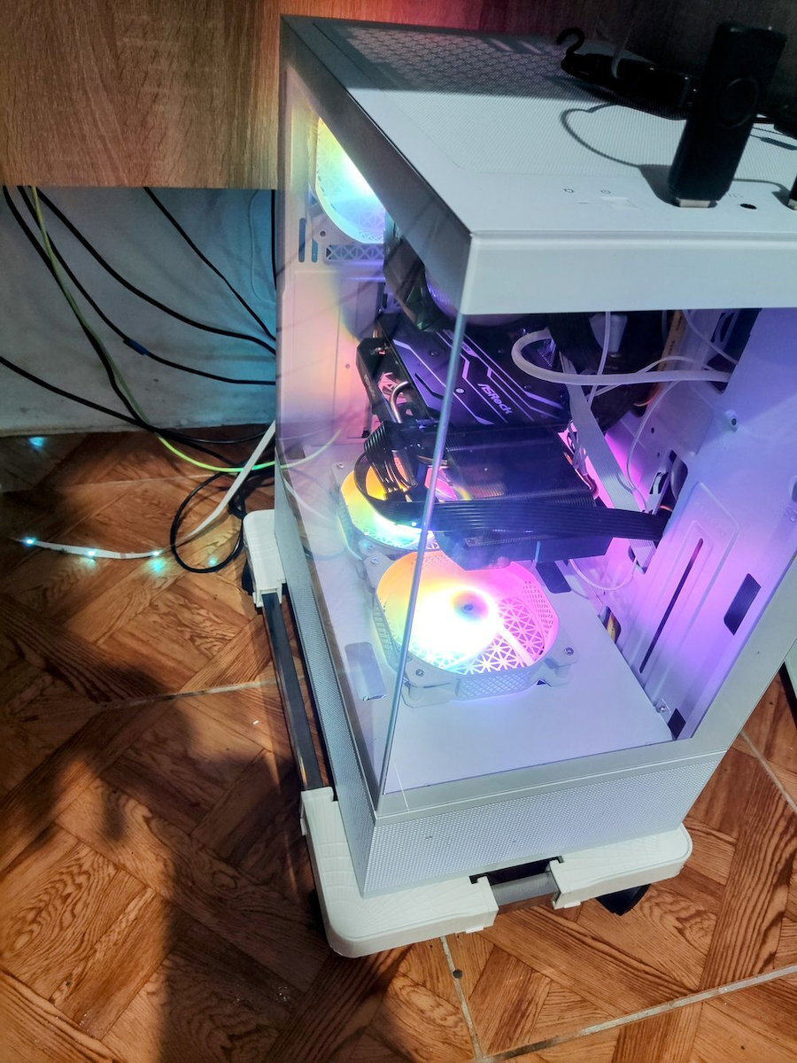 1STPLAYER MIKU Mi7-A Геймърско бюро Midi Tower Компютърна кутия със страничен прозорец и RGB осветление Черен