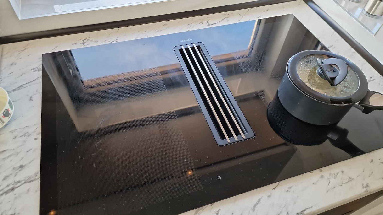 Miele KMDA 7476 FL Induktionskochfeld Autonom mit Dunstabzugshaube 80x52εκ.
