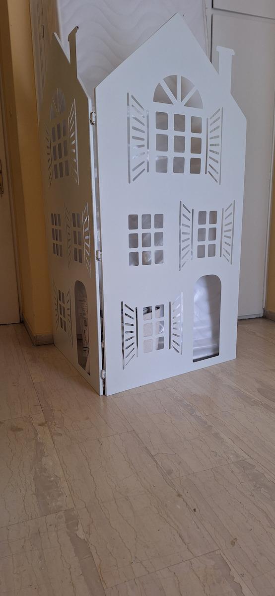 Decorative Metal Room Divider House White 166.5x160cm 306.001.0674.02