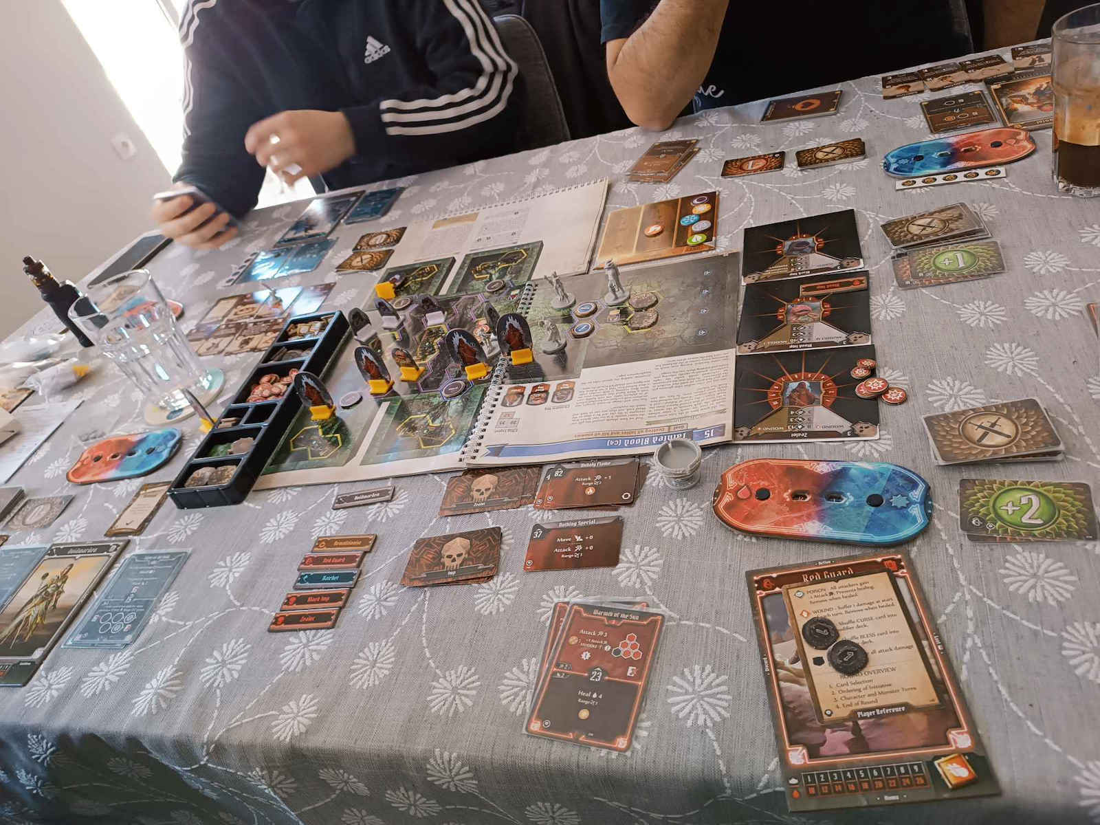 Настолна игра Gloomhaven Jaws of the Lion за 1-4 играчи 14+ години (EN) Cephalofair
