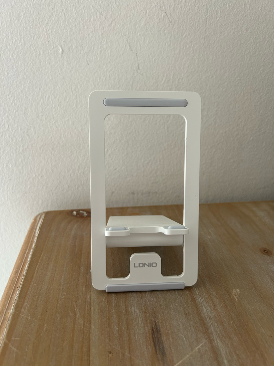 Ldnio MG06 Desk Stand for Mobile Phone in White Colour