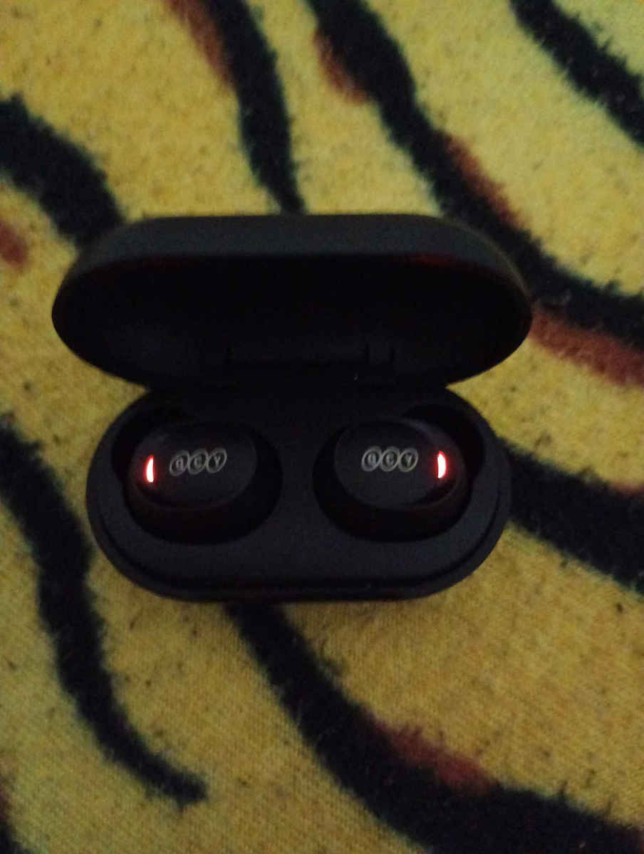 QCY Arcbuds Lite T27 Bluetooth-Freisprecheinrichtung Kopfhörer mit Schweißresistenz und Ladeetui Schwarz