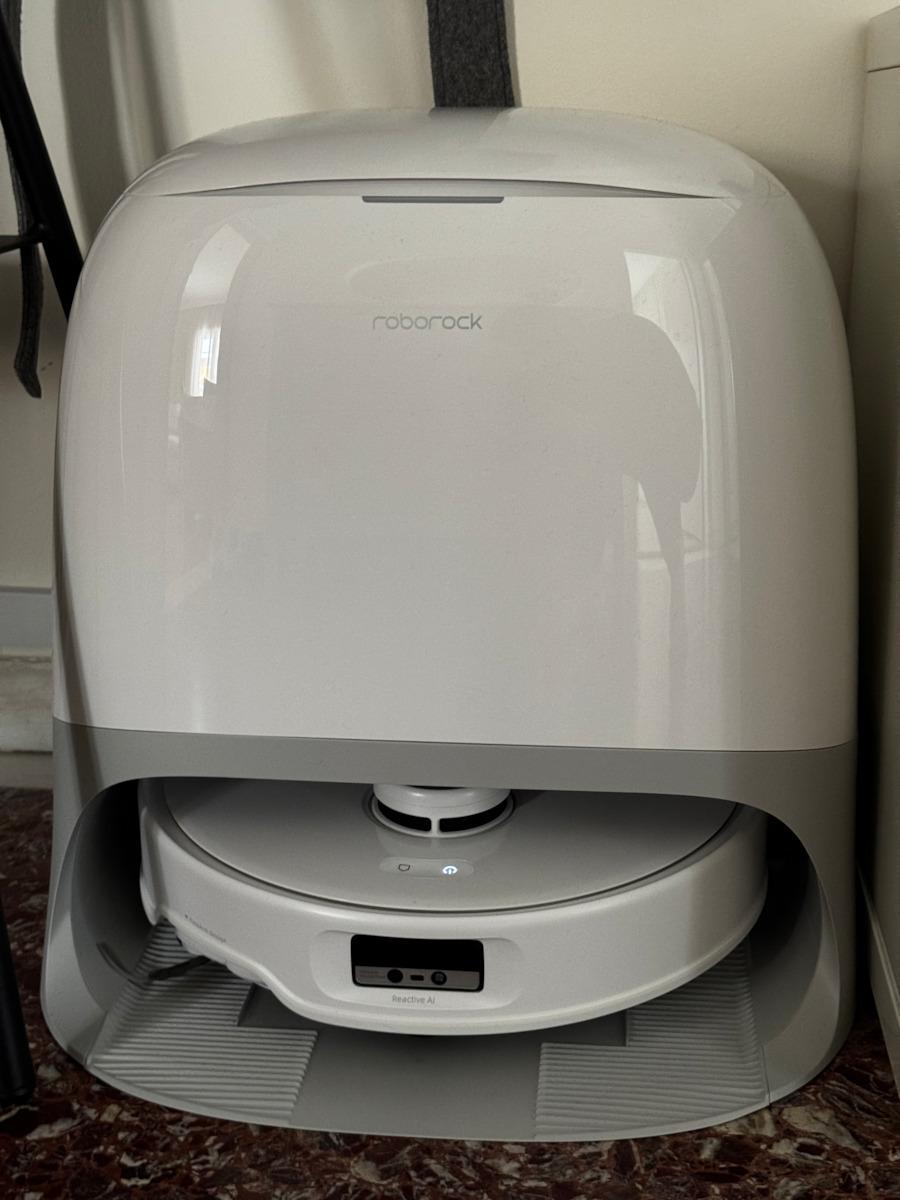 Roborock Qrevo Curv Robot Vacuum Cleaner with Laser Mapping & 18500Pa Suction Power White