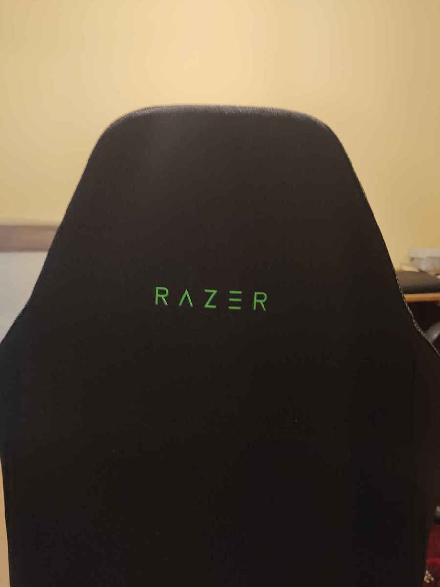 Razer ISKUR V2 X Геймърски стол с регулируеми подлакътници Черен