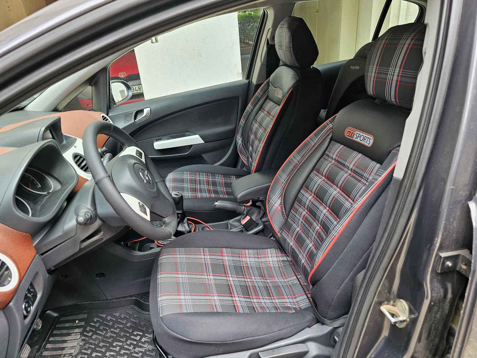Otom Σετ Καλύμματα Αυτοκινήτου 11τμχ Δερματίνη GTI Sports Design Μαύρα/Κόκκινα