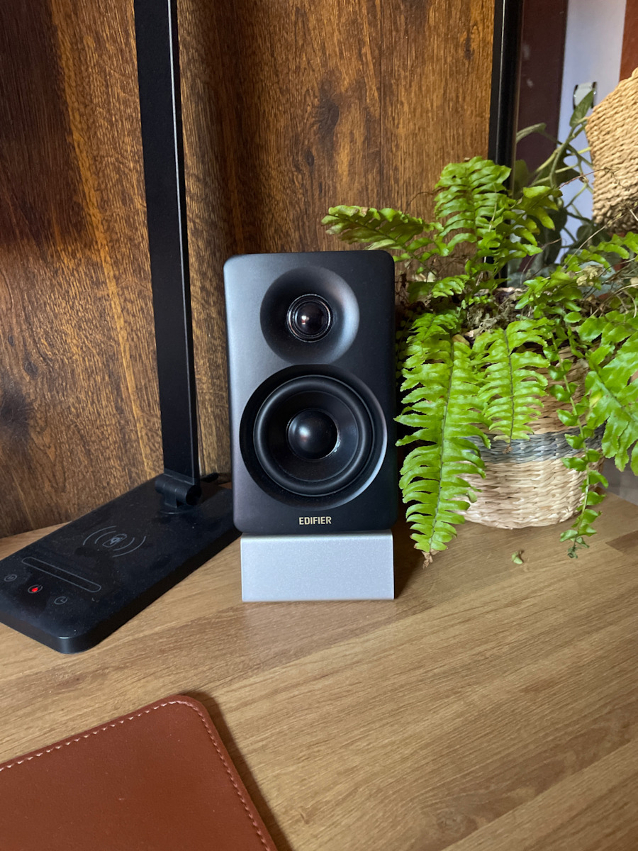 Edifier M60 Безжични компютърни тонколони Компютърни тонколони 2.0 с Bluetooth и мощност 30W в Черен цвят