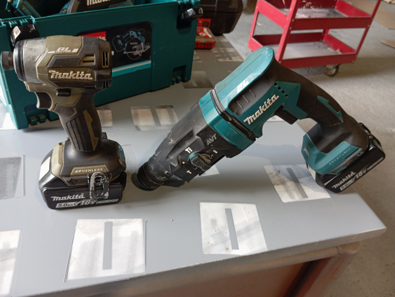 Makita Impact Demolition Hammer Battery Brushless 18V Solo with Chuck SDS Plus