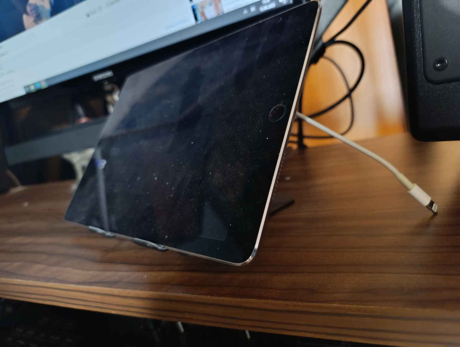 Tablet Stand with Extension Arm Gray