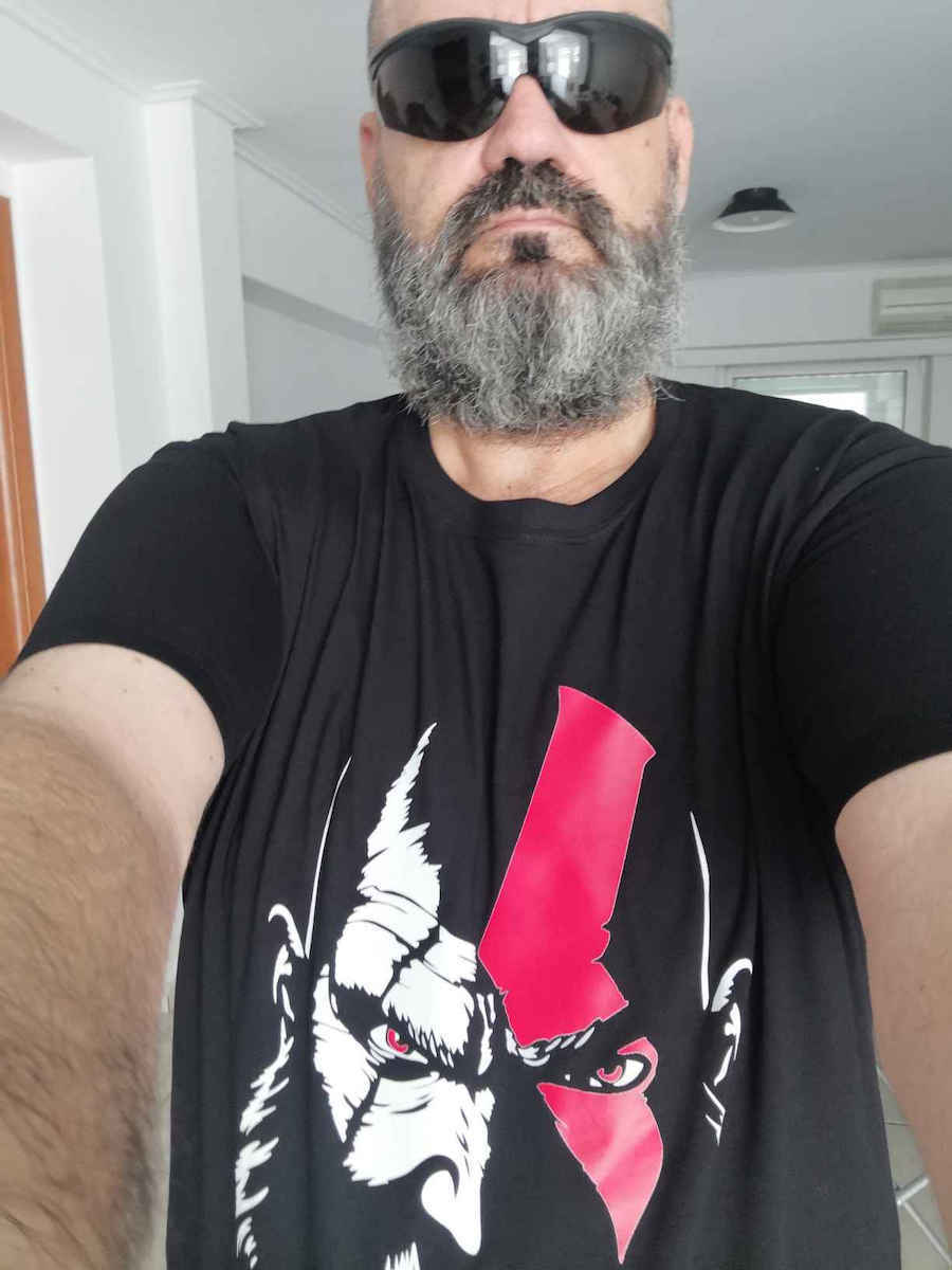 Men's Black T-Shirt God War Dp0337
