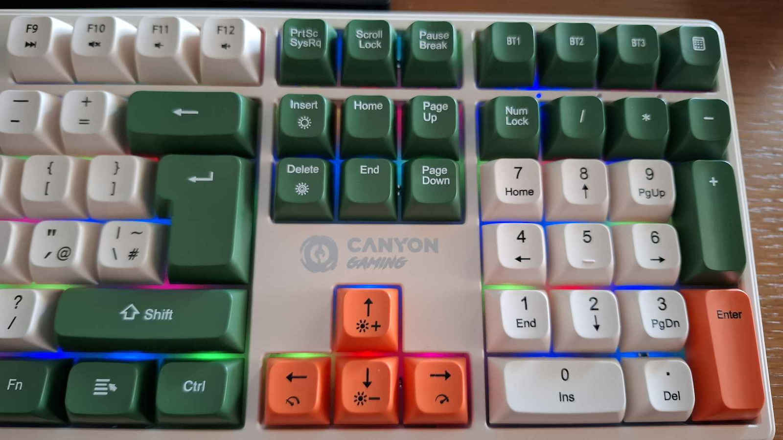 Canyon GKW-11 Drahtlos Gaming Mechanische Tastatur mit Benutzerdefiniert Braun Schaltern und RGB-Beleuchtung (Englisch US)