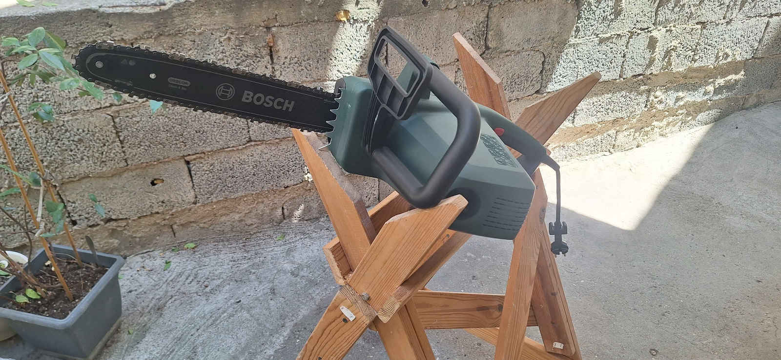 Bosch UniversalChain 35 4.2kg cu lamă 35cm