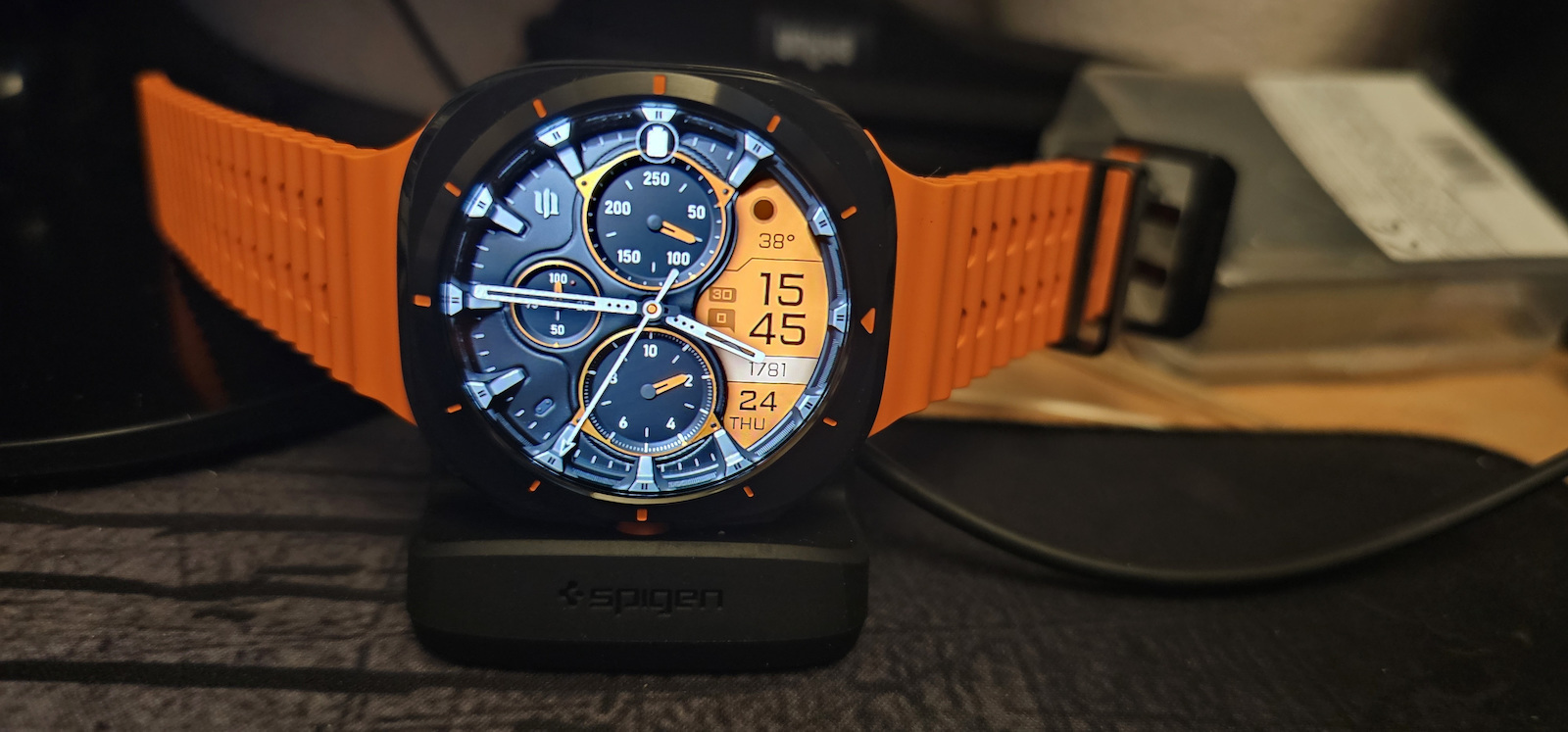Spigen Night Stand S353 Μαύρο (Galaxy Watch 5 / 5 Pro)