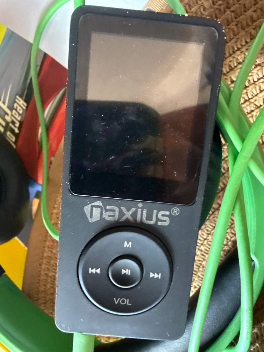 Naxius MP-10 MP4 Player (64GB) with TFT Screen 1.8" Black