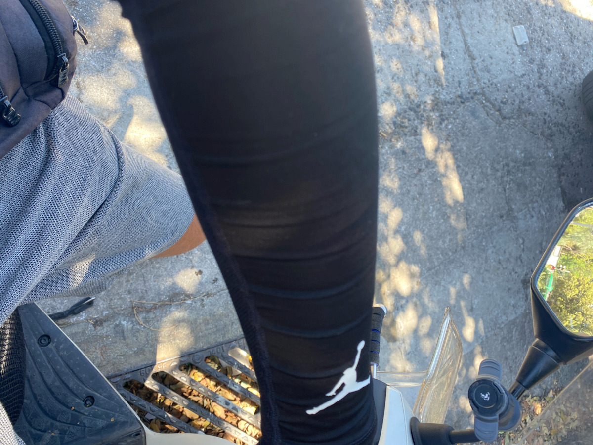 Jordan Shooter Elastic Compression Sleeve in Black color JKS04-010