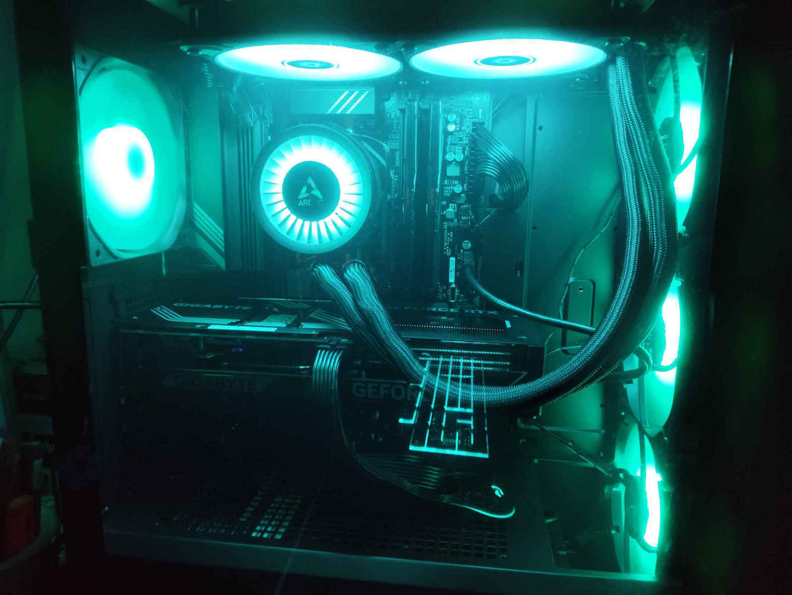 Gigabyte GeForce RTX 5070 12GB GDDR7 Windforce OC SFF Κάρτα Γραφικών