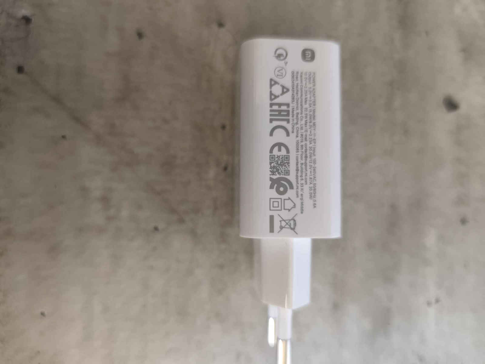 Xiaomi Kabeloser Handyladegerät mit USB-A Ausgangsanschluss 22,5W Stromlieferung Weiß (BHR7757EU)