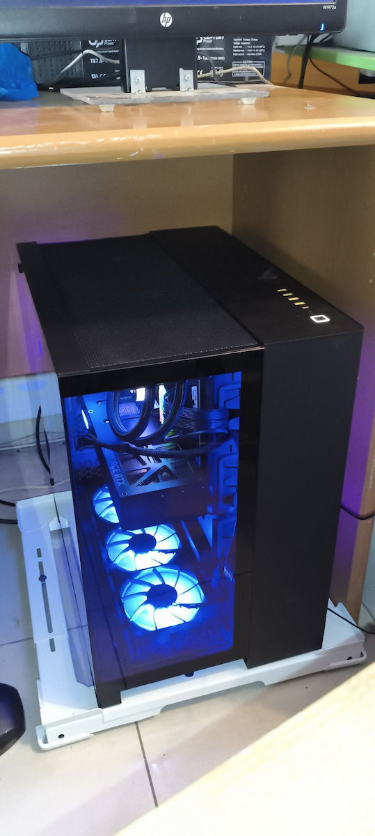 U-Case Anvil Gaming Desktop PC (Ryzen 9-9950X3D/64GB DDR5/2TB SSD/GeForce RTX 5090/W11 Home)