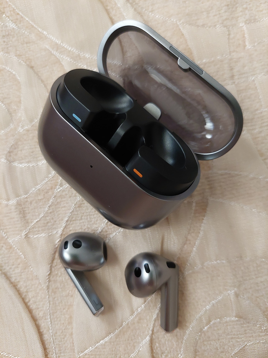 Samsung Galaxy Buds3 Bluetooth Handsfree Earphones with Sweat Resistance and Charging Case White