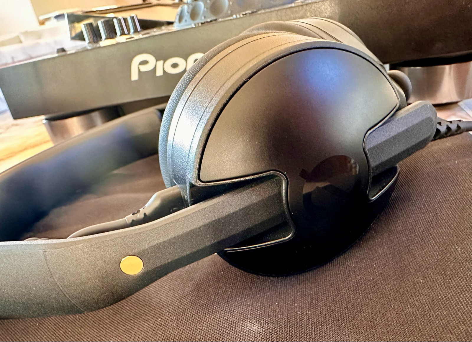 Rode NTH-50 On Ear Multimedia Headphone with Microphone