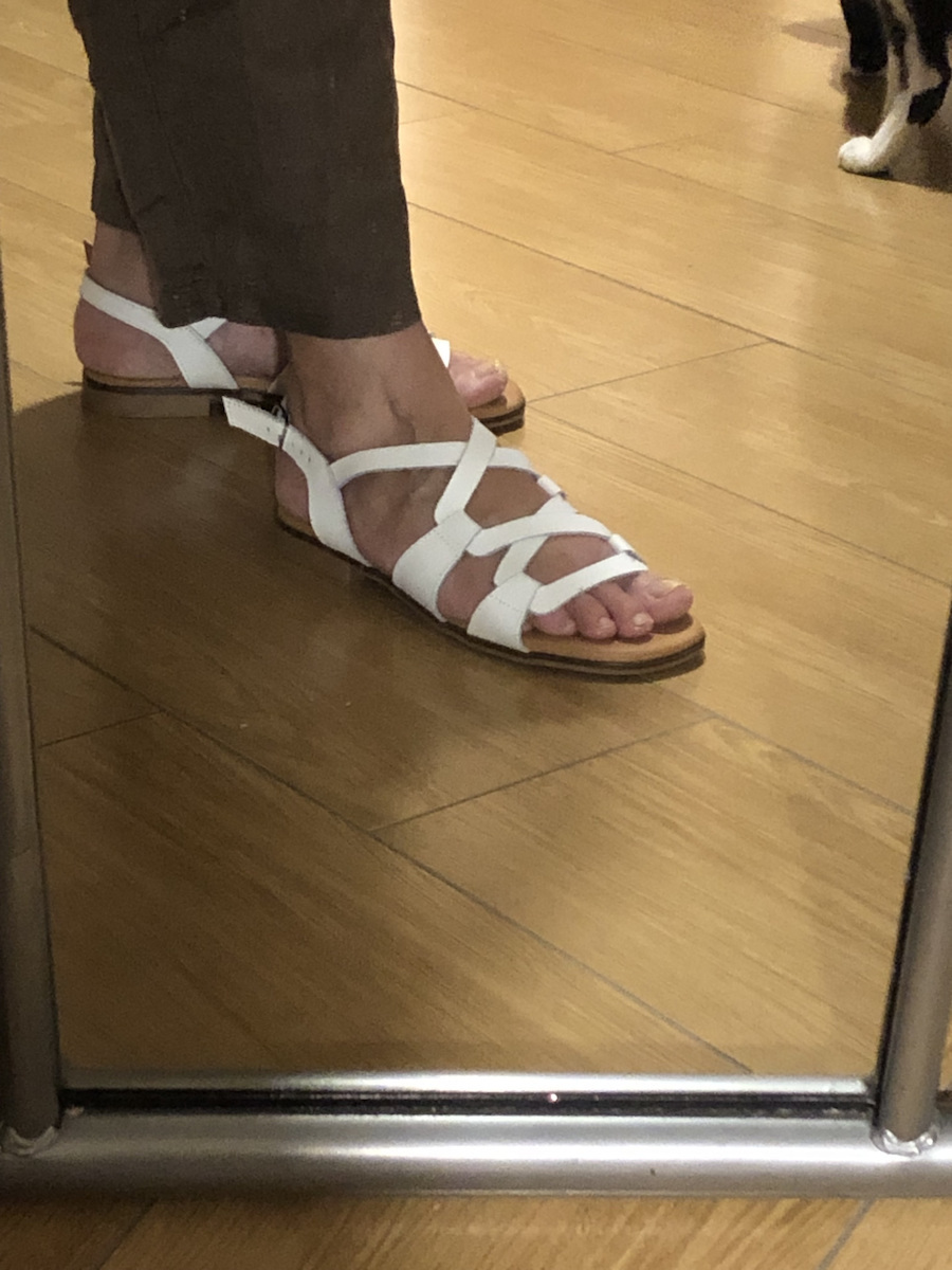 Leder Flache Sandalen für Damen in Weiß Farbe