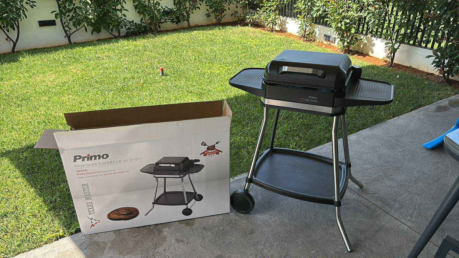 Primo PRBQ-40499 With Legs Electric Grill Smooth and Ribbed Plate 3050W with Lid and Adjustable Thermostat 41.8cmx37.3cmcm