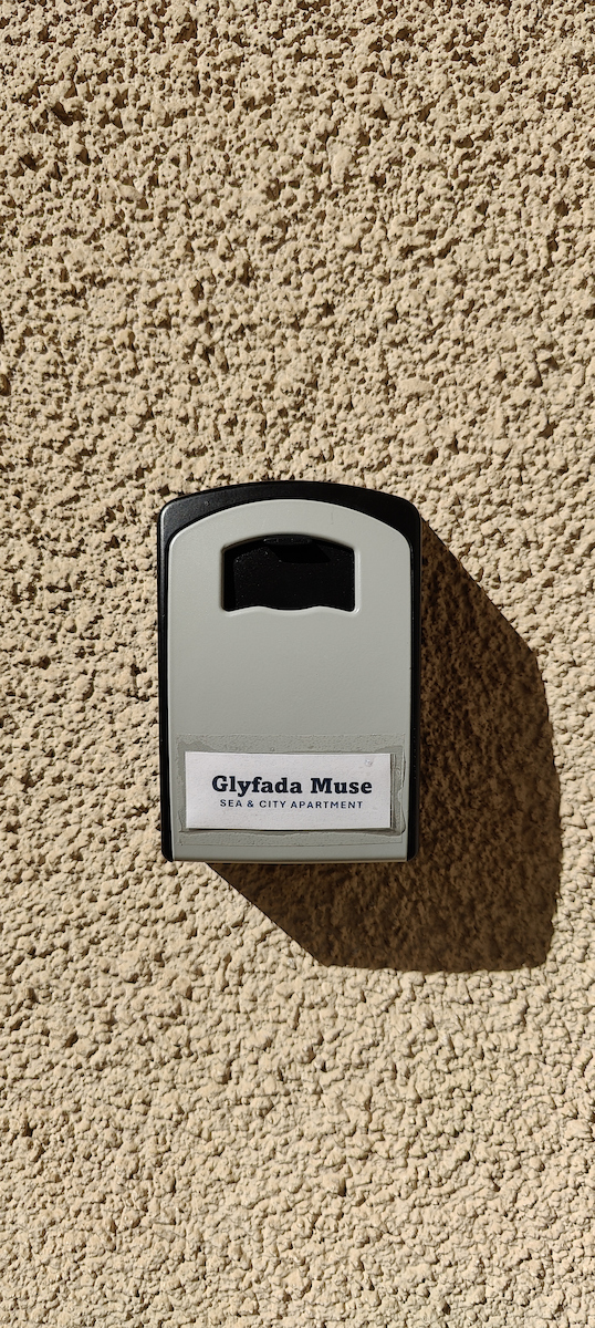 Master Lock Wall-mounted Combination Key Holder Metallic with Combination Dial 10.6x5.1x14.6cm