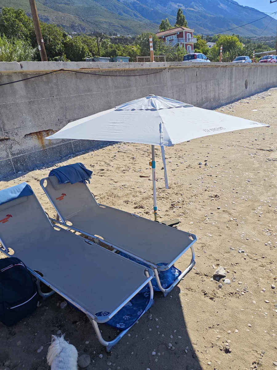 Escape Beach Umbrella Diameter 2.4m With UV Protection And Gray Air Duct