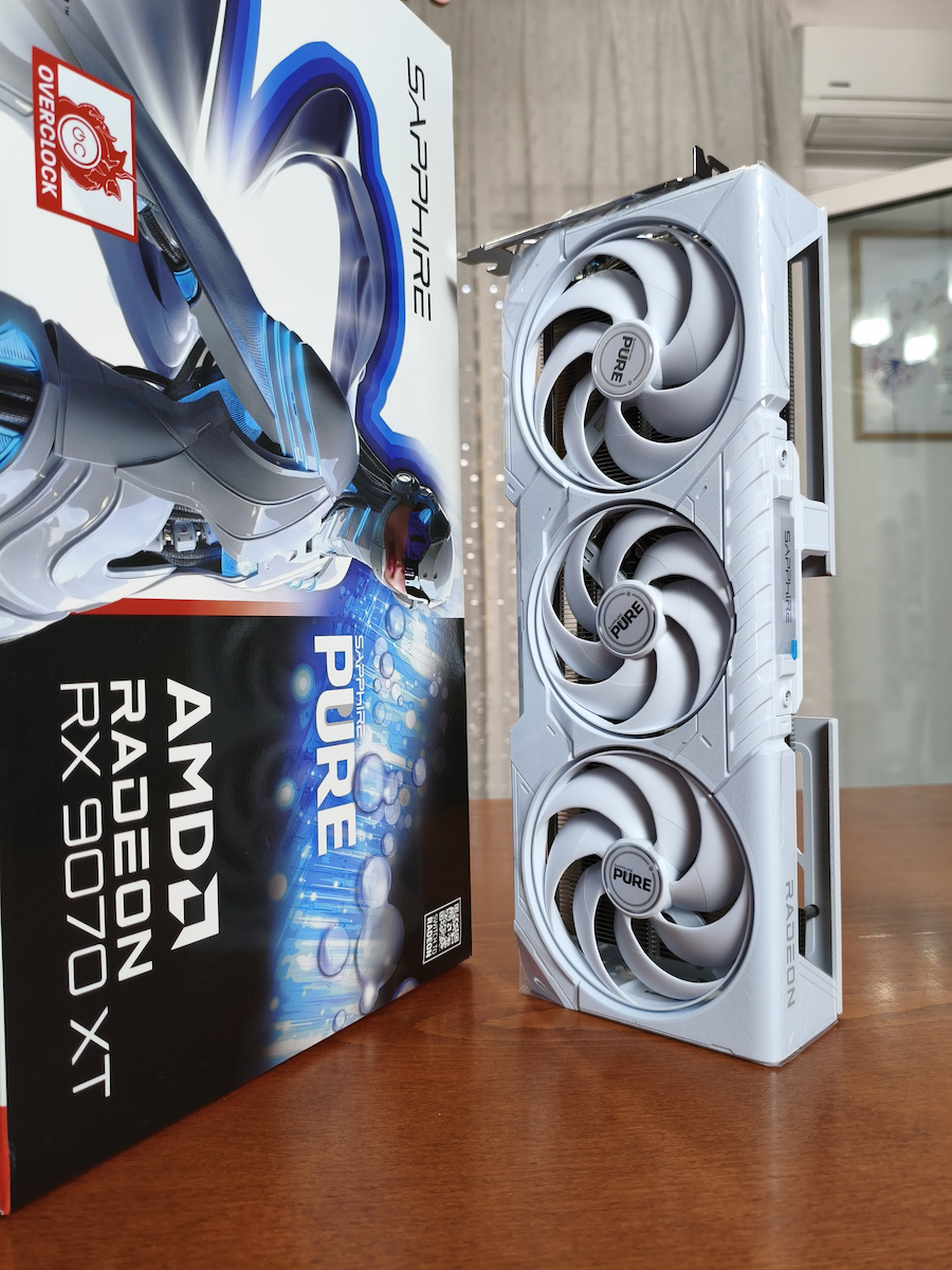 Sapphire Radeon RX 9070 XT 16GB GDDR6 Pure Видеокарта