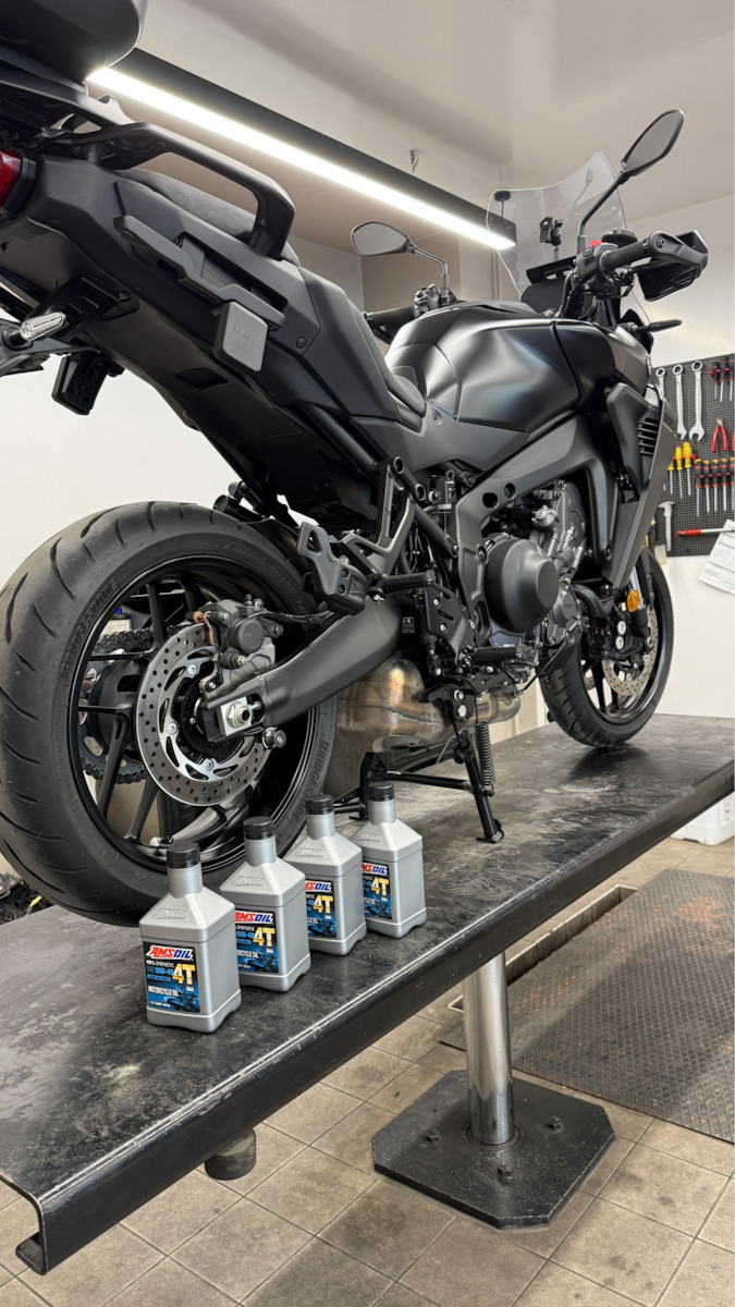 Amsoil 4T Performance Синтетично Масло за мотоциклети за четиритактови двигатели 10W-40 946ml