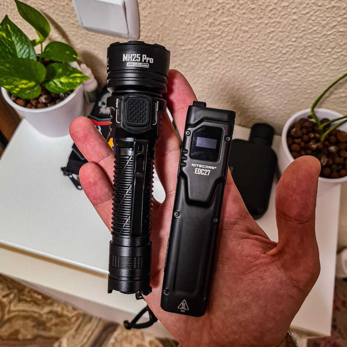 NiteCore Rechargeable Flashlight LED IP68 with Maximum Brightness 3300lm Hybrid MH25 Pro Black