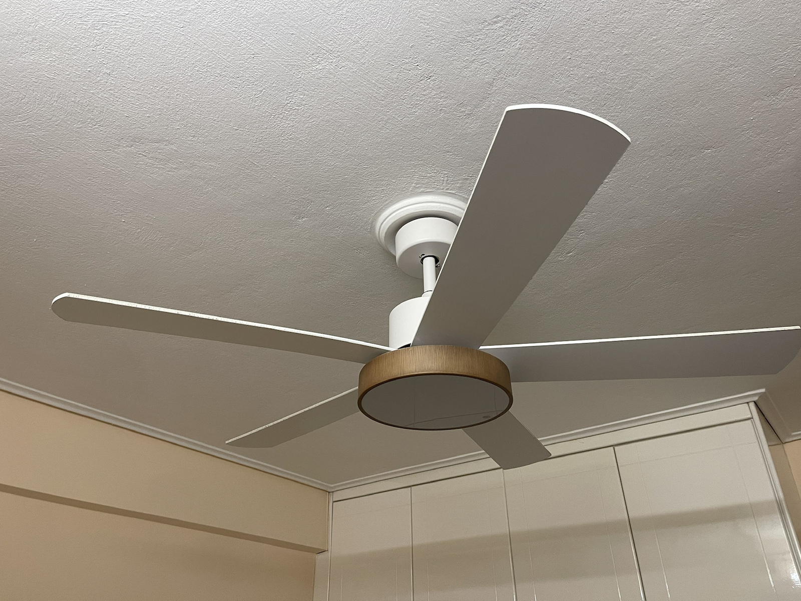 Izzy IZ-9032 Ventilator de Tavan 132cm cu Lumină Alb