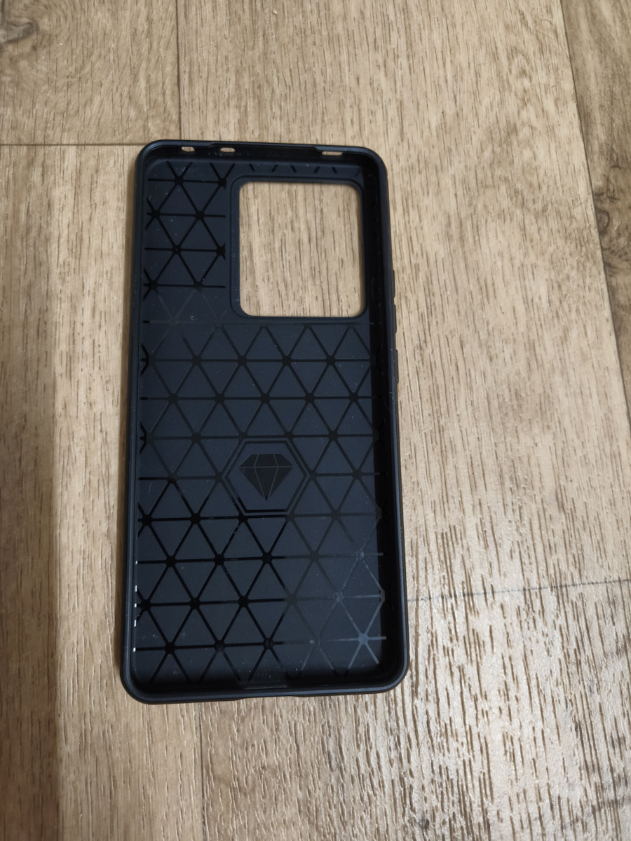 Techsuit Carbon Umschlag Rückseite Silikon / Kunststoff Schwarz (Realme GT 7)
