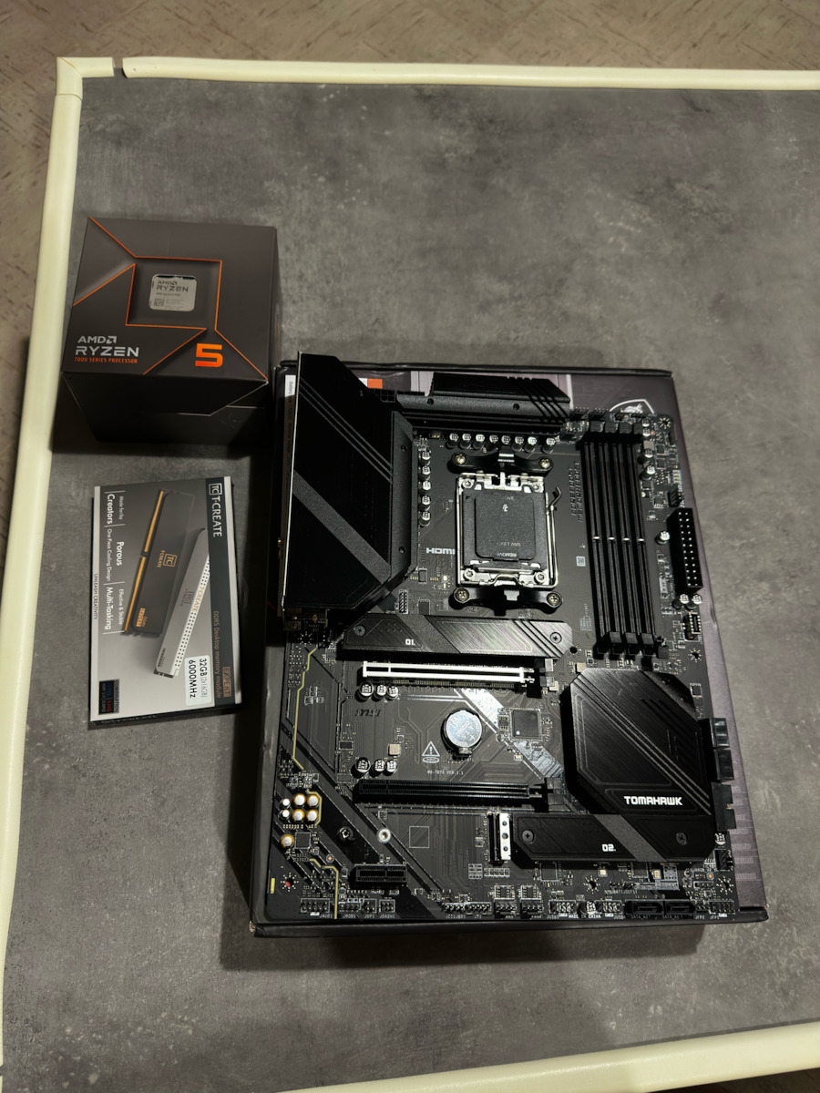 MSI Mag B650 Tomahawk WIFI Placă de bază ATX cu AMD AM5 Socket