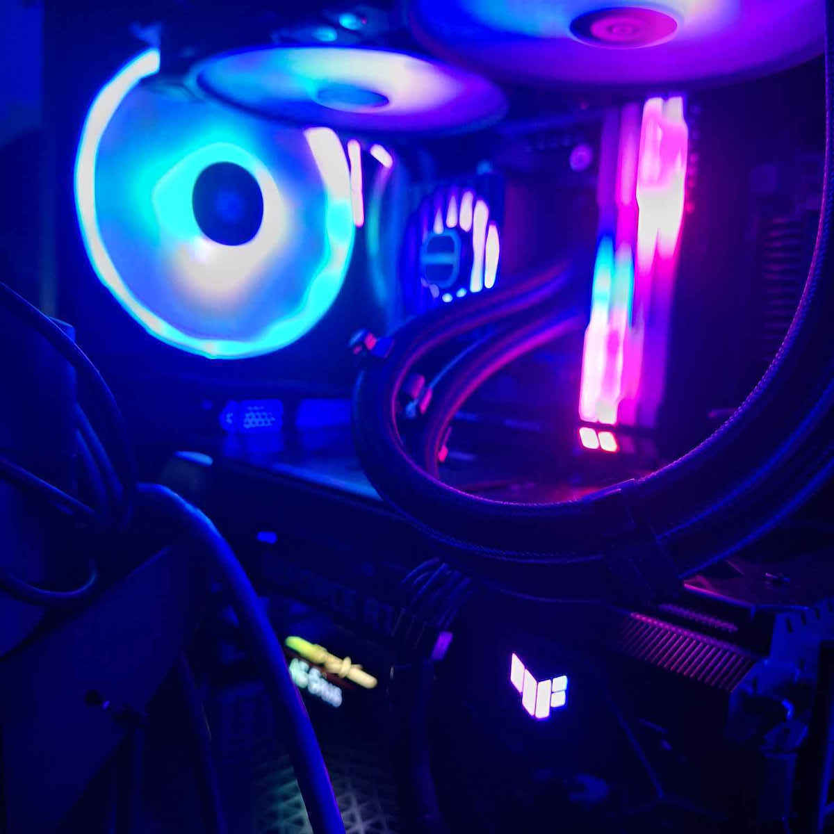 Enermax LIQMAXFLO 240 Υδρόψυξη AIO CPU με 2 Ανεμιστήρες 120mm και ARGB Φωτισμό