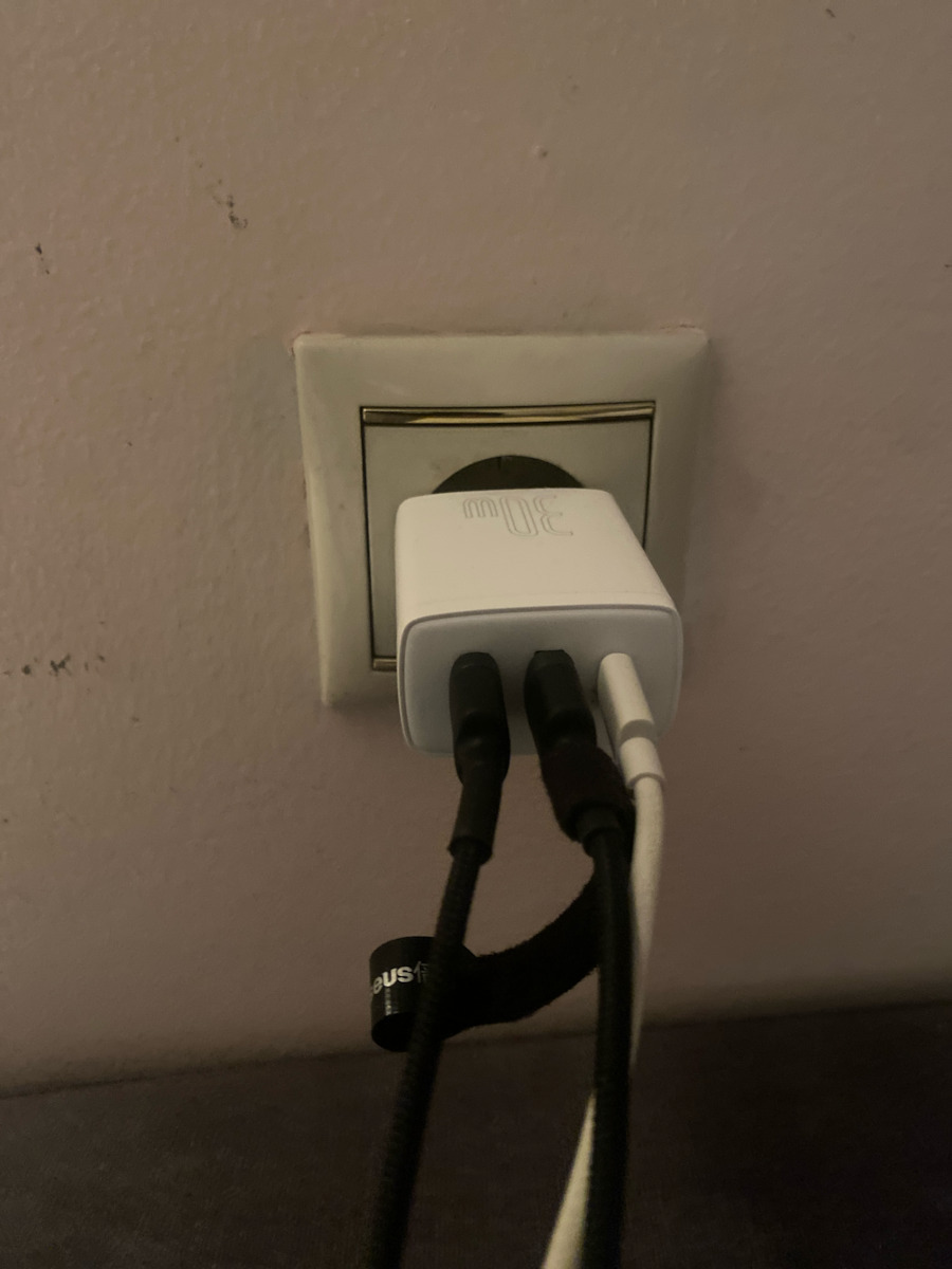 Baseus Φορτιστής Χωρίς Καλώδιο με 2 Θύρες USB-A και Θύρα USB-C 30W Power Delivery Λευκός (Compact 2U+C)
