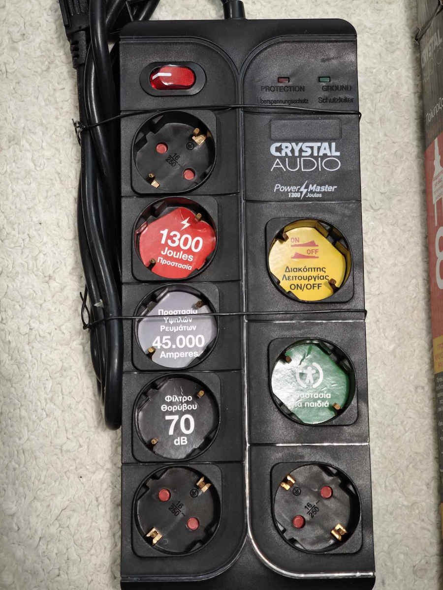 Crystal Audio Πολύπριζο 8 Θέσεων με Διακόπτη και Καλώδιο 1.5m