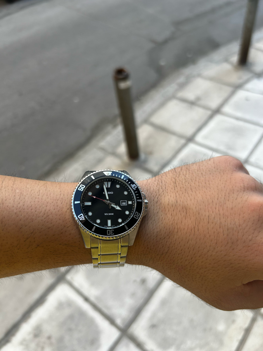 Casio Ανδρικό Ρολόι 46mm Μπαταρίας με Ασημί Μεταλλικό Μπρασελέ