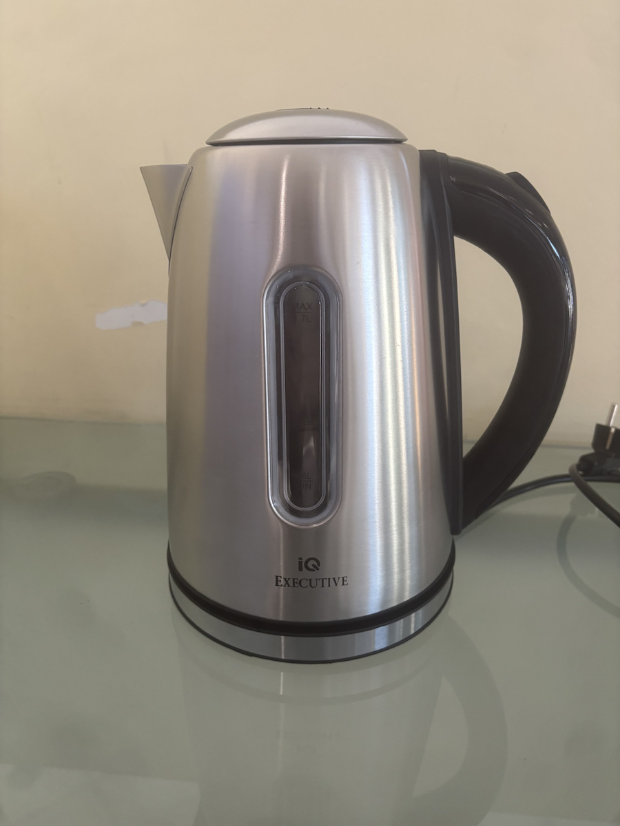 IQ Executive Reisekessel 1.7Es 2200W Silber