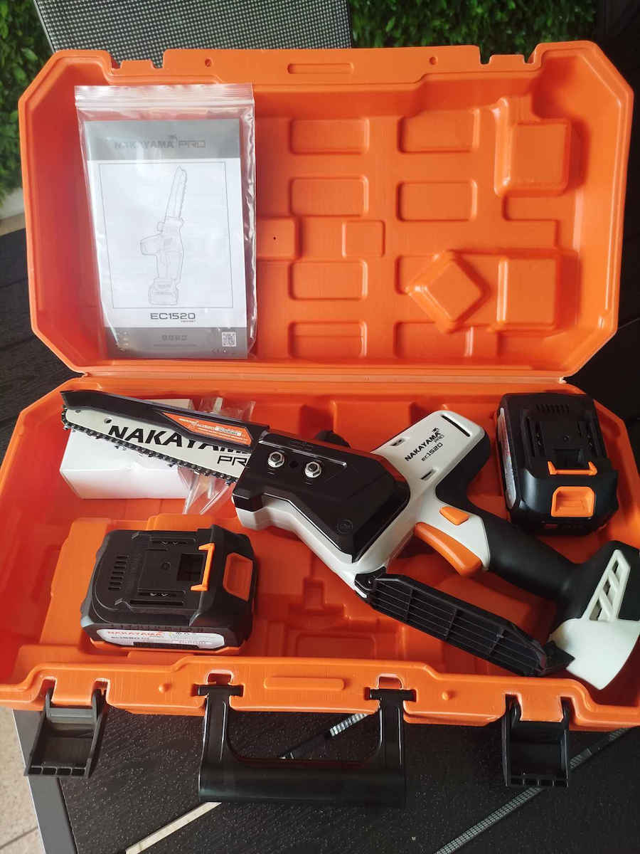 Nakayama EC1520 Кастрачка Верижен Трион на Батерия 2x5Ah 21V 1.4kg с Шина 20cm