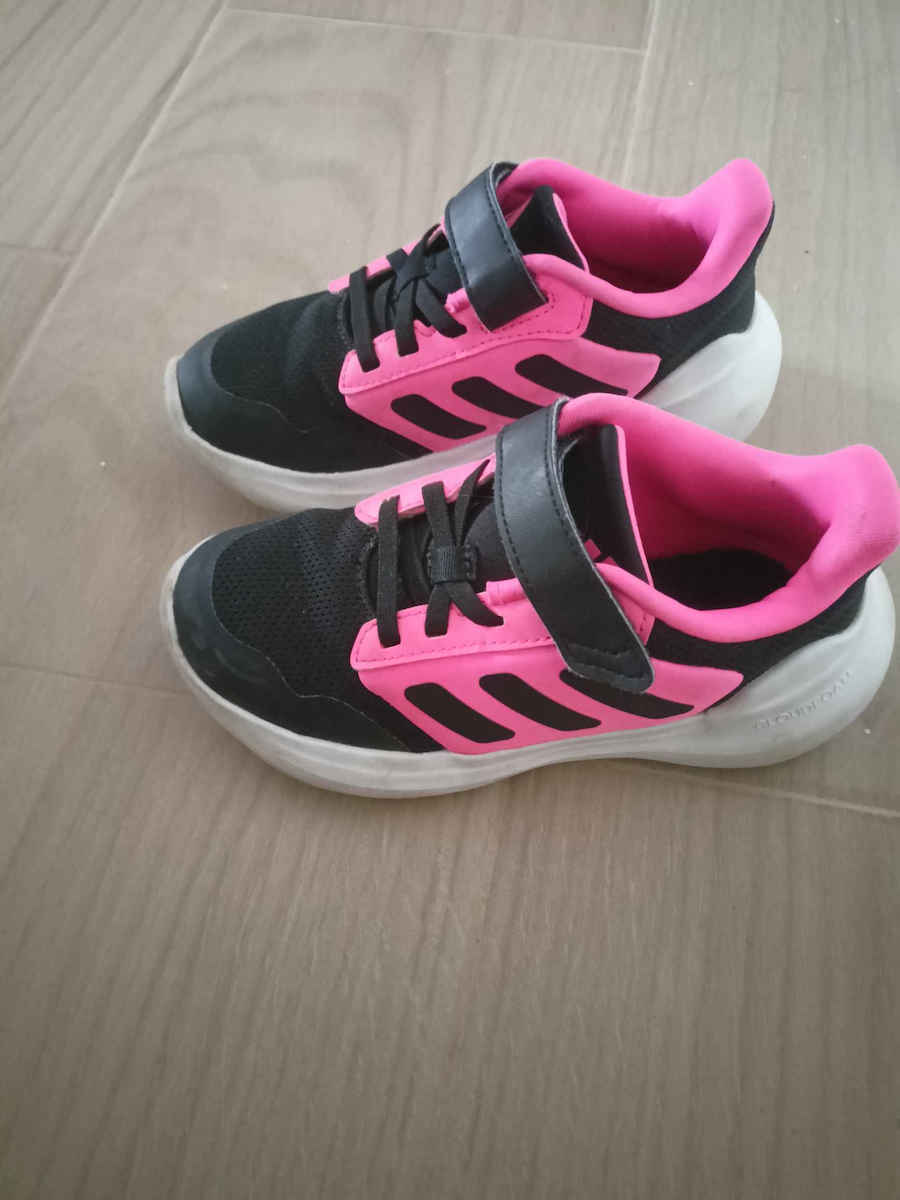 Tensaur 3.0 El Kids Sports Shoes Running with Hoop & Loop Closure Black